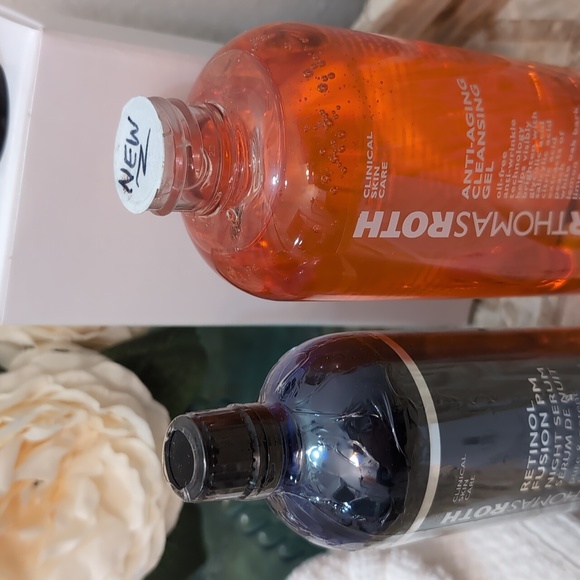 Peter Thomas Roth Retinol Fusion Pm Night Serum 6.7oz with Free Cleanser - Picture 8 of 10